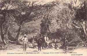 Madagascar - Passage d'un ravin aurifère - Côte Ouest - Cliché Leygoute - Ed. in - Picture 1 of 2