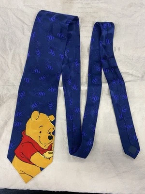 Corbata de Colección Winnie Pooh Cuello por Exquisite Apparel 100% Seda Pooh Miel Pot Abejas Usada en Excelente Condición Foto 1 de 4