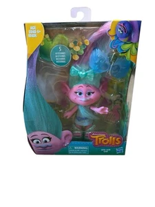 Hasbro Dreamworks Trolls Figurine Satin Exclusivité Walmart avec accessoires Neuf - Photo 1/2