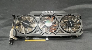 GIGABYTE RADEON R9 290 WINDFORCE 4GB GDDR5 GRAPHICS CARD - Picture 1 of 4