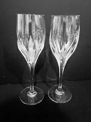 Mikasa Flame D’Amore Crystal 8 1/2” Wine Glasses, Set Of 2 - Image 1 of 3