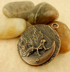 5 antike Kupfer Fee auf Mond Anhänger, Irish Fair, keltisch - Bild 1 von 3