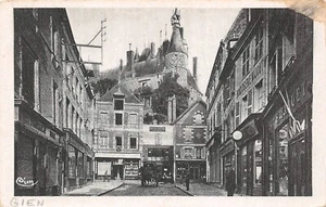 Cartolina Gien Rue Del Pont E Tourelles Del Château - Picture 1 of 2