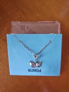 Beautiful Butterfly Necklace. Chain is 18" Long - Picture 1 of 1