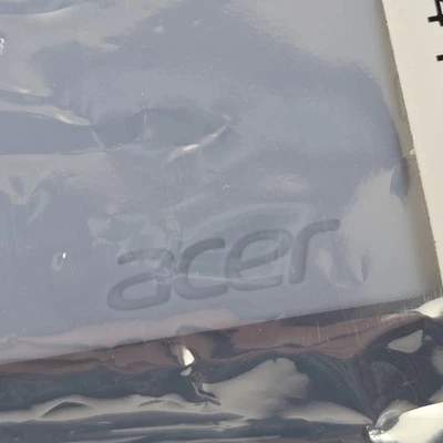 NEW Acer Male White HDMI to Female SVGA Monitor / Adapter Converter 50.4TH11.001 - Image 1 of 4