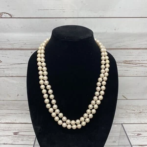 Collar de cuentas de perlas crema vintage de 2 hilos broche de perlas grande Japón 23" - Imagen 1 de 7