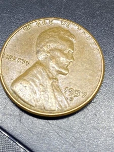 1957-D Lincoln Wheat Cent Die chip Error Obverse.   - Picture 1 of 9