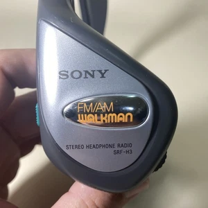 Sony FM/AM Walkman SRF-H3 Stereo Cuffie Radio Cuffie TESTATE Funzionante Usato - Foto 1 di 8