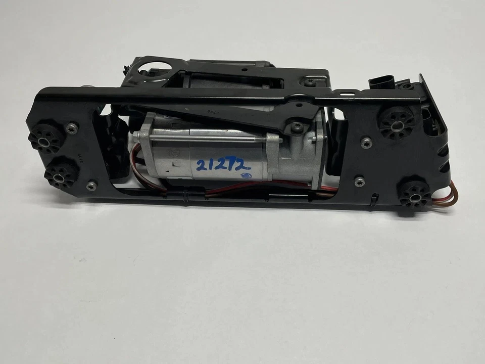 09-17 BMW 535iGT 550iGT 740i 750i 760i (F01 F10) AIR SUSPENSION COMPRESSOR PUMP - Image 1 of 4