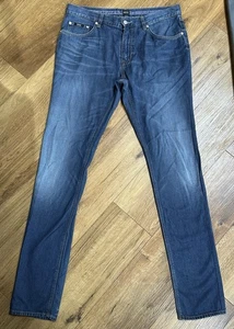 Hugo Boss Men’s Maine Regular Fit Slim Lightweight Jeans W34 L34 Italian Fabric - Picture 1 of 16
