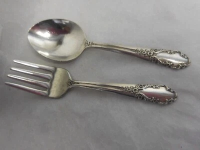 JUEGO CUCHARA Y TENEDOR BEBÉ VELO DE NOVIA INTERNACIONAL PLATA ESTERLINA SIN MONOGRAMA Foto 1 de 4