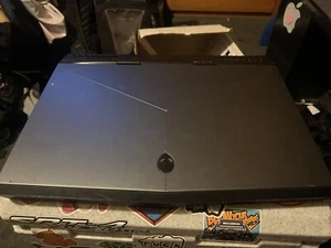 Alienware AW15R3 15.6 inch (1TB + 128GB, Intel Core i7 7th Gen., 3.80GHz, 16GB) - Picture 1 of 4