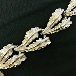 Vintage Gold Tone bracelet Double Leaf Link 9" EXTRA LONG - Picture 1 of 12