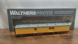 HO Scale Walthers Proto 920-17364 70' Arched Roof Baggage Car Union Pacific - Picture 1 of 10