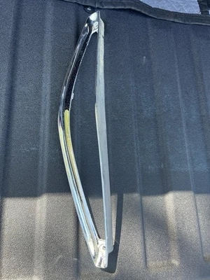 Cadillac Fleetwood or Deville 1971 1972 bisel de luz trasera cromada OEM GM Foto 1 de 4