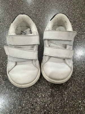 Zapatos Zara blancos para niños pequeños talla 24 Foto 1 de 4