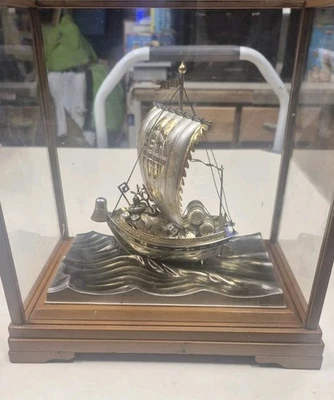 Японский корабль сокровищ Seki Sterling 980 в стеклянном футляре - Изображение 1 из 4