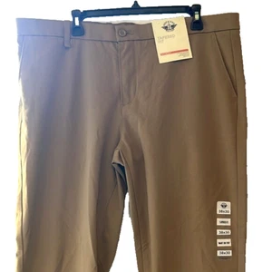 Dockers Herren Hermine Tan Tapered Fit 360 Tech Hose, Größe 38x30, Neu mit Etikett! - Bild 1 von 4