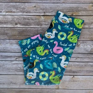 Floatin on the River Tubes Women's CAPRI Leggings OS One Size 2-12 - Picture 1 of 3