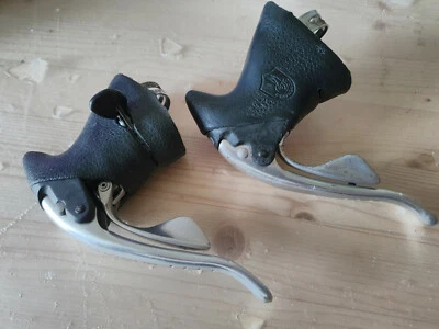 Campagnolo Chorus 1995 8 speed Ergo levers EC-12CHGG Brake / Shifter set - Image 1 of 4