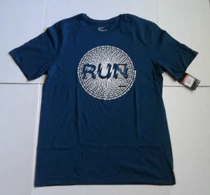 NWT MEN'S DARK GREEN NIKE SPORTWEAR RUN ON & ON TEE SZ L AJ2148-347 - Picture 1 of 4