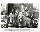 1990 Press Photo Alan Bates, Glenn Close ride horses in a scene from "Hamlet"