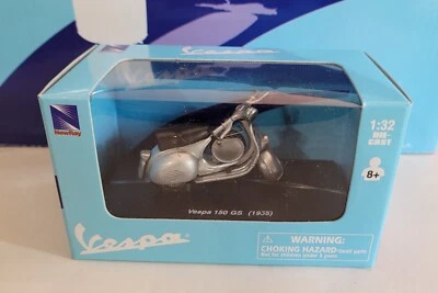 NIB New-Ray 1955 Vespa 150 GS Silver Scooter 1:32 diecast model toy - Image 1 of 2