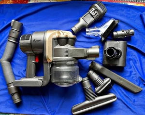 Dyson DC 16 Animal mit allem Zubehör - Bild 1 von 17