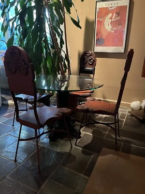 Mesa y sillas antiguas de vidrio  Foto 1 de 4