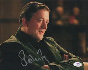 STEPHEN FRY AS 'MYCROFT HOLMES' SIGNED "GAME OF SHADOWS" PHOTO PSA - Bild 1 von 3