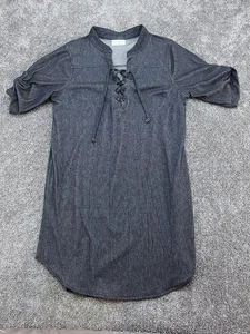 Vestido camisero vaquero Bobbie Brooks para mujer azul medio con cordones cuello Henley - Imagen 1 de 7