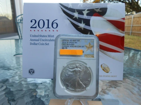 RARE: 2016 US MINT ANNUAL DOLLAR SET NGC "FIRST RELEASES" MS70 (SIDE EDGING) Cover
