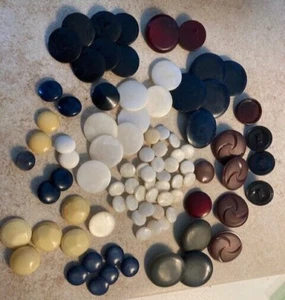 88 Vintage Assorted Plastic and Bakelite Buttons B1 - Picture 1 of 6