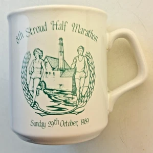 Taza vintage 9th Stroud Half Marathon 1990 4 pulgadas de alto - Imagen 1 de 5