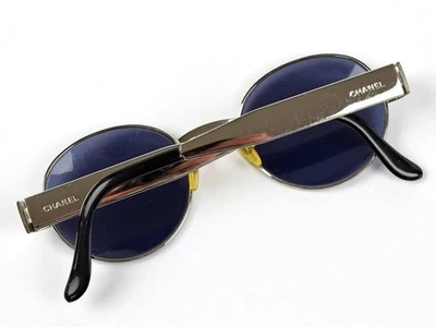 Auténticas gafas de sol vintage CHANEL con marco de metal redondo tono plateado Foto 1 de 3