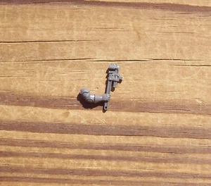 40K Genestealer Cults Atalan Jackals RH Improvised Weapon Wrench Arm Bits - Picture 1 of 1