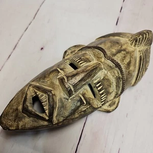 Hand Carvdd African Tribal Face Mask Hand Carved Wood Wall Hanging Yohoure Mask - Picture 1 of 12