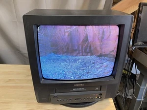 Toshiba MV13K2R 13" Retro Gaming CRT TV VCR Combo Working - Picture 1 of 9