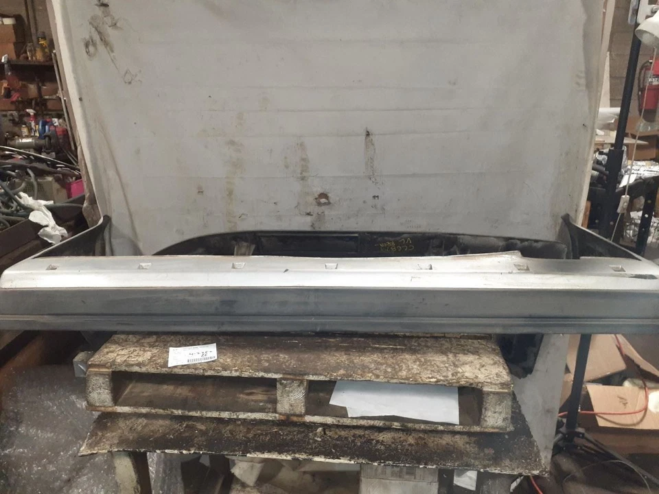 Rear Bumper Station Wgn Without Moulding Fits 91-93 VOLVO 940 611955 - Изображение 1 из 4