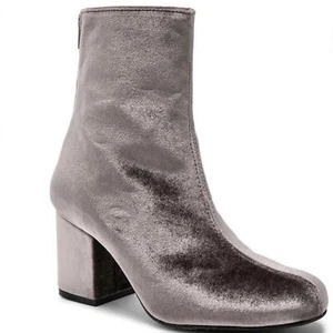 FREE PEOPLE GRAY VELVET ANKLE BOOTS EU 36, US 6 - Picture 1 of 13