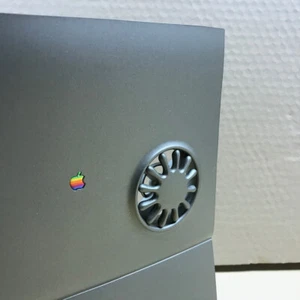 20th Anniversary Macintosh TAM - Back cover - Authentic Apple Computer - DESIGN - Imagen 1 de 9