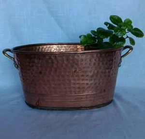Vintage Hammered Copper And Brass Planter 15inx8.5inx 6in - Imagen 1 de 4