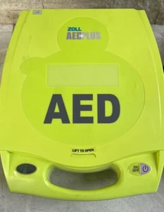 Zoll AED AEDPLUS Defibrillator With 2026 pad - Picture 1 of 6