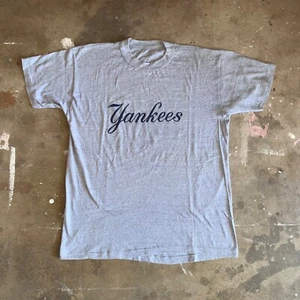 70s - 80s VINTAGE NEW YORK N.Y. YANKEES BASEBALL T-SHIRT SZ M SIMPLE & CLASSY - Picture 1 of 7