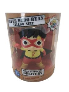 Ryan's World 4" Vinylfigur Superheld Ryan gelber Anzug NEU - Bild 1 von 2