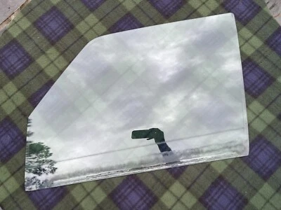 Puerta trasera izquierda cristal acristalamiento cristal ventana lateral mercedes-benz w123 300 Foto 1 de 4