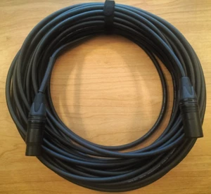 Premium XLR Microphone Cable - MOGAMI 2549 w/NEUTRIK NC3M/FXX-B Connectors 20m - Picture 1 of 4