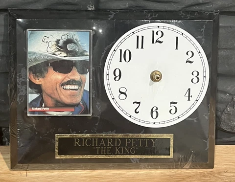 Richard Petty Plaque With Clock And Collectible Card - BRAND NEW SEALED Cover