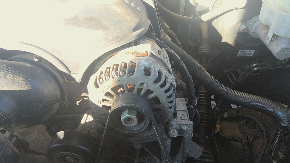 09 CHEVY SILVERADO 1500 Alternator - Image 1 of 1