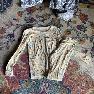 Cat & Jack Butter Soft Kids Milk And Cookie Long Sleeve Pants Pajama Set Size 14 - Picture 1 of 2